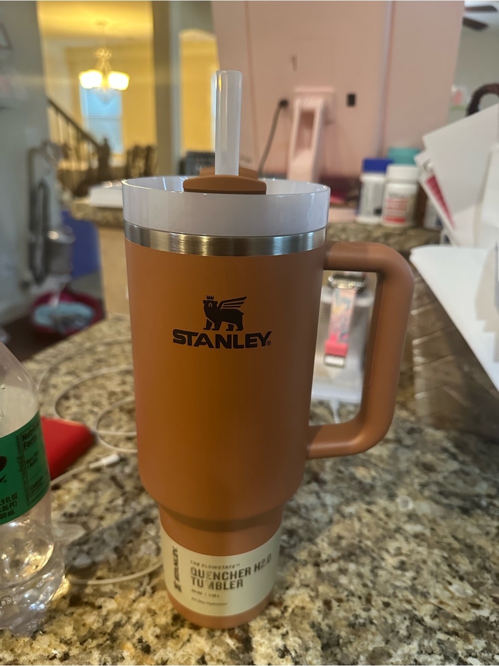 Stanley The Flowstate Travel Tumbler in Toast with White Lid - Picture 5 of 6